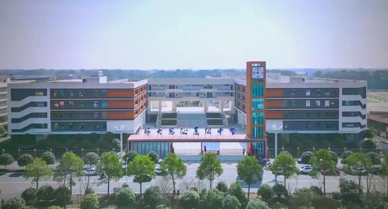 教学楼正门